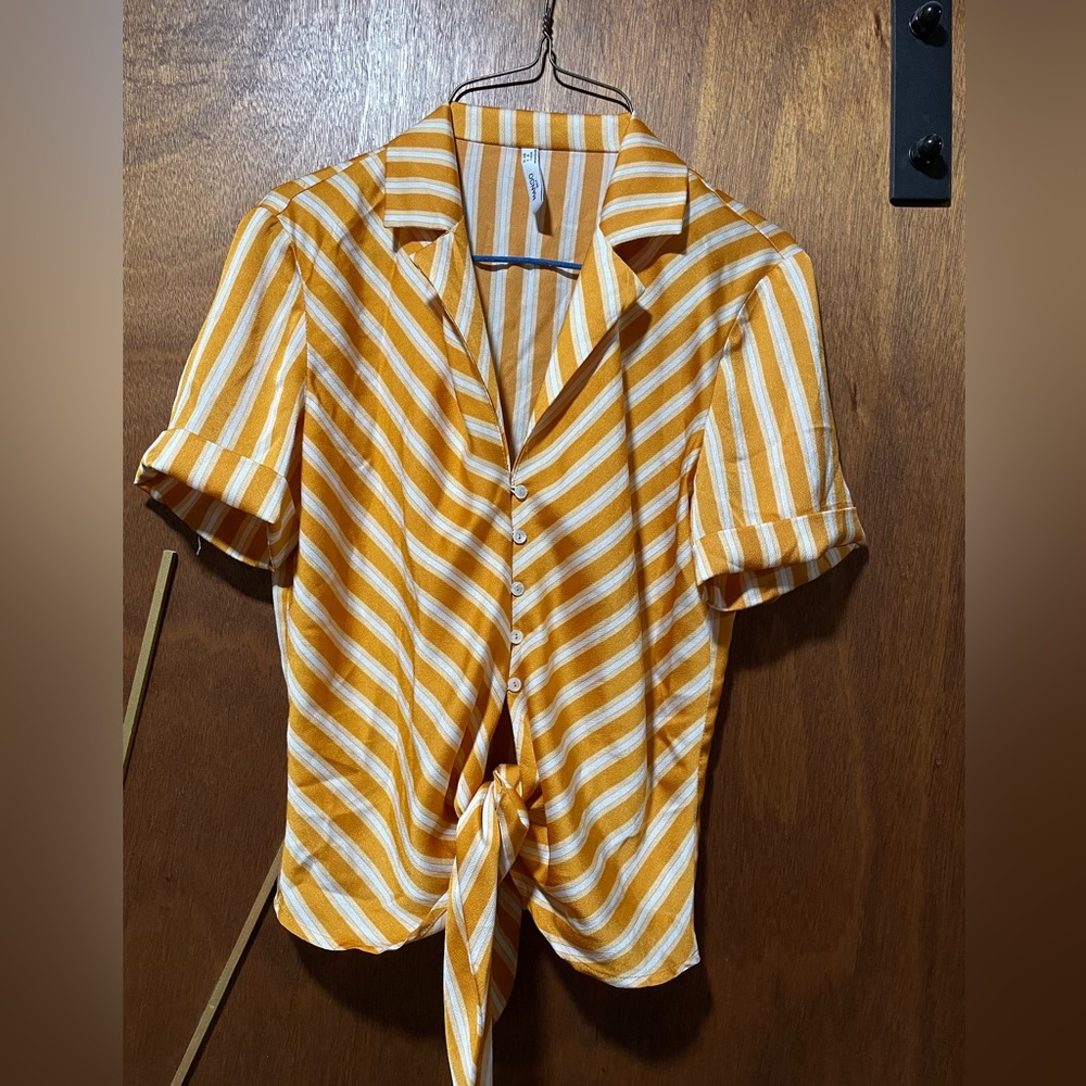 Vintage Style Mango Cropped Shirt with Tie Front Striped Golden Yellow